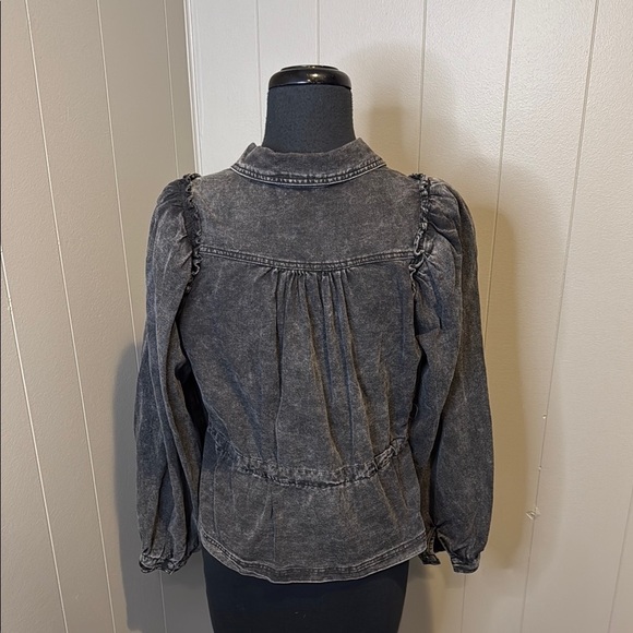 E HYFVE Women’s Small Black Puff Ruffle Sleeve Button Down Denim Shirt. Small. - Picture 4 of 5